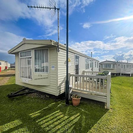 6 Berth Caravan With Decking Nearby Heacham Beach In Norfolk Ref 21047A Hotel Exterior foto