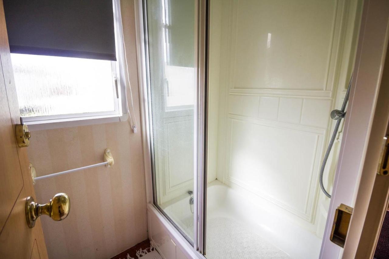 6 Berth Caravan With Decking Nearby Heacham Beach In Norfolk Ref 21047A Hotel Exterior foto
