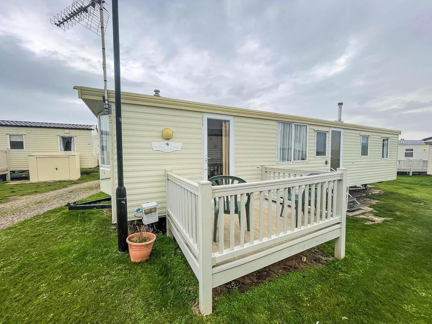 6 Berth Caravan With Decking Nearby Heacham Beach In Norfolk Ref 21047A Hotel Exterior foto