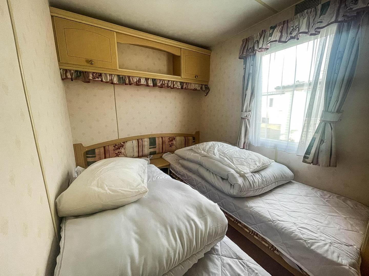 6 Berth Caravan With Decking Nearby Heacham Beach In Norfolk Ref 21047A Hotel Exterior foto