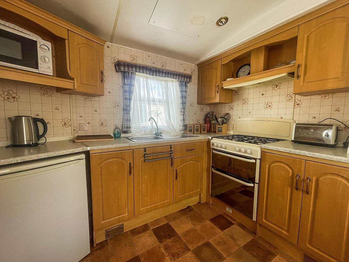 6 Berth Caravan With Decking Nearby Heacham Beach In Norfolk Ref 21047A Hotel Exterior foto
