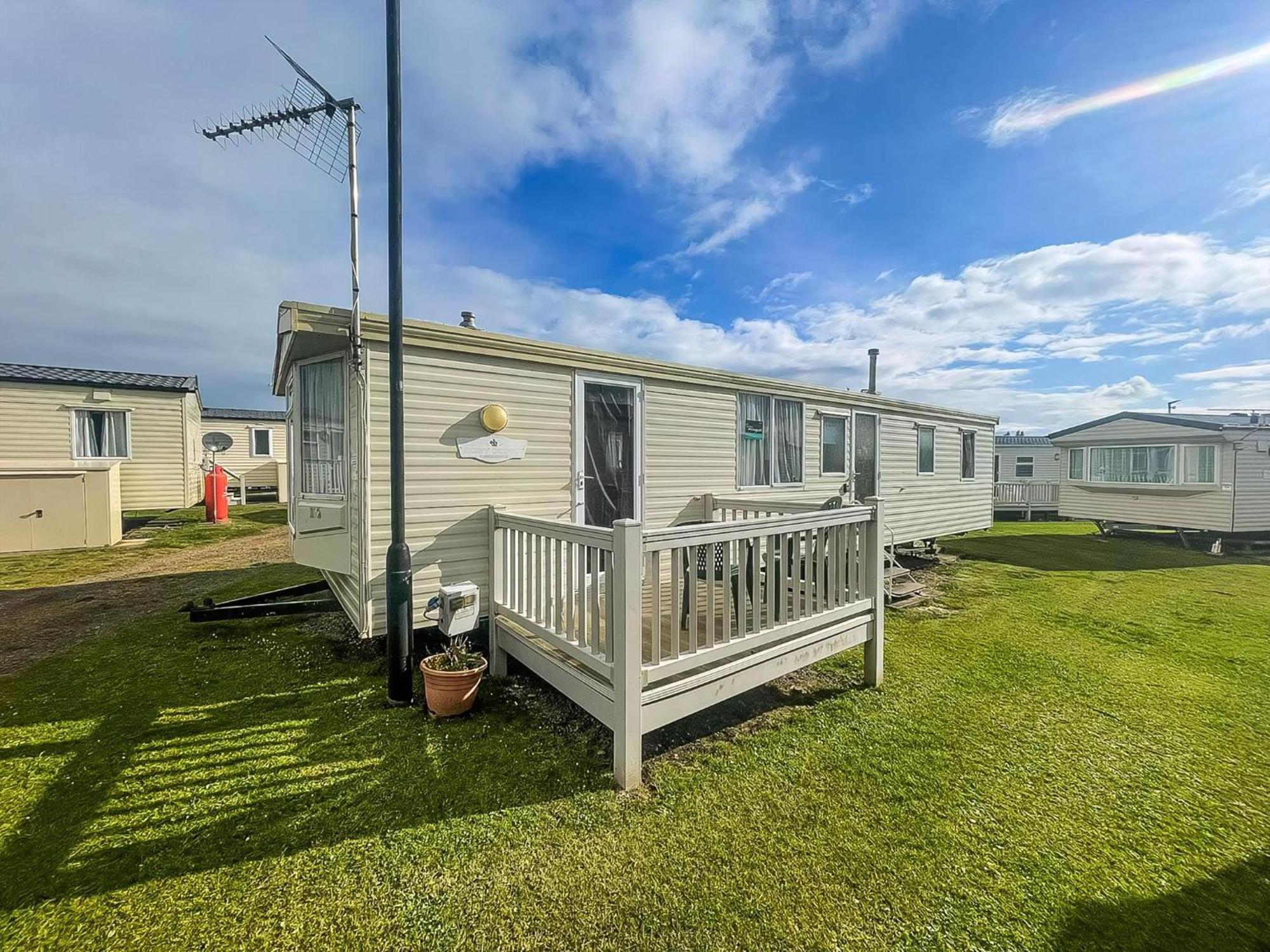 6 Berth Caravan With Decking Nearby Heacham Beach In Norfolk Ref 21047A Hotel Exterior foto